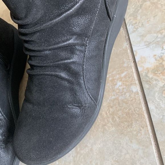 Charcoal Clarks Cloudsteppers soft cushion booties - Picture 6 of 11